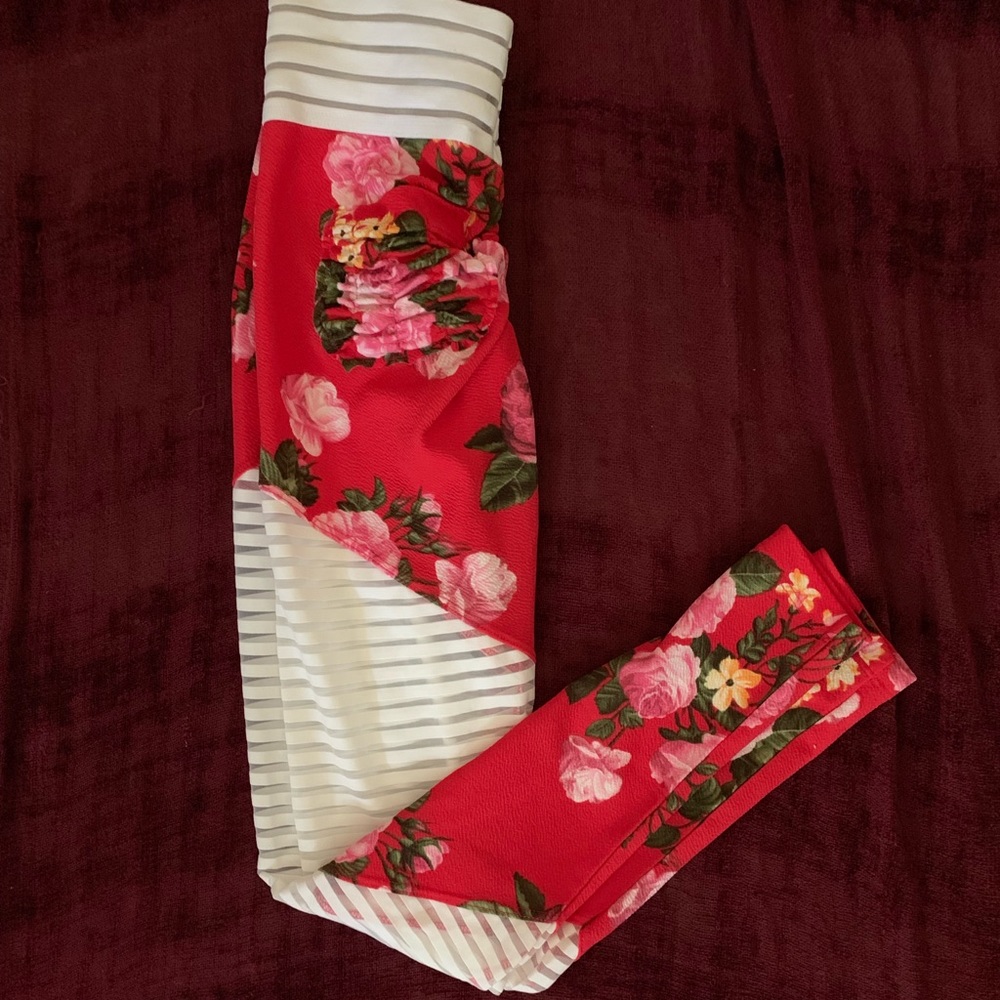 Cute Booty Lounge red scrunch leggings